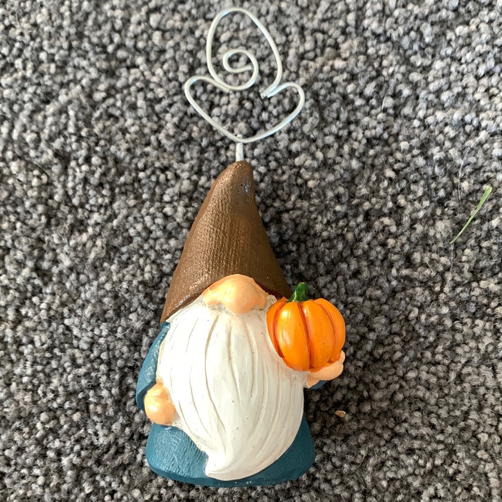 Fall gnome photo holder